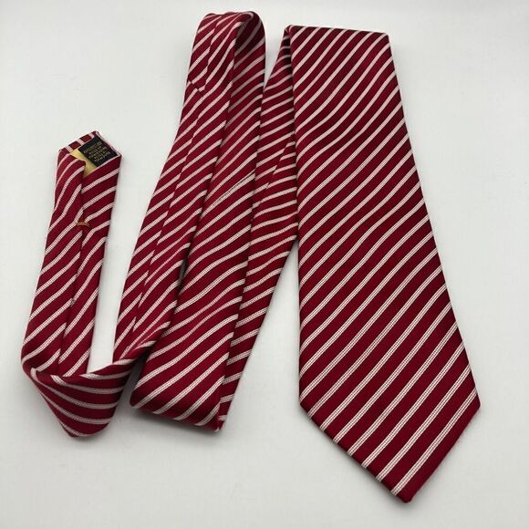 Donald J.Trump Signature Collection Silk Red/White Striped Luxury NeckTie - Picture 2 of 6